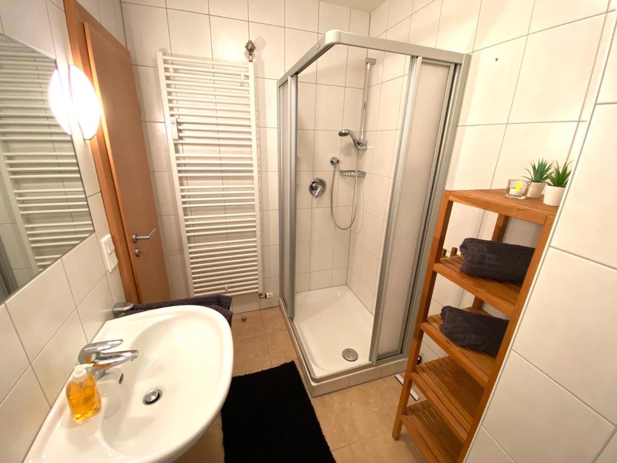 Stylisches Apartment ✰ Skywalk ✰ Mit Parkplatz วิลลิงเงิน ภายนอก รูปภาพ